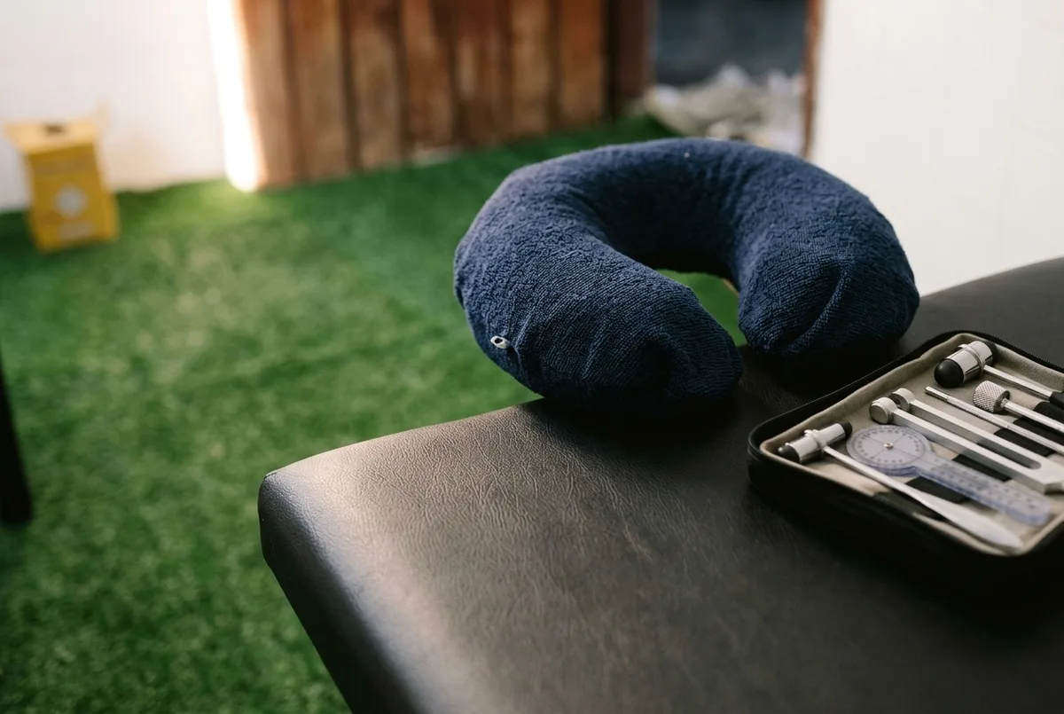 Detalhe do equipamento de fisioterapia esportiva utilizado nos atendimentos da clínica.